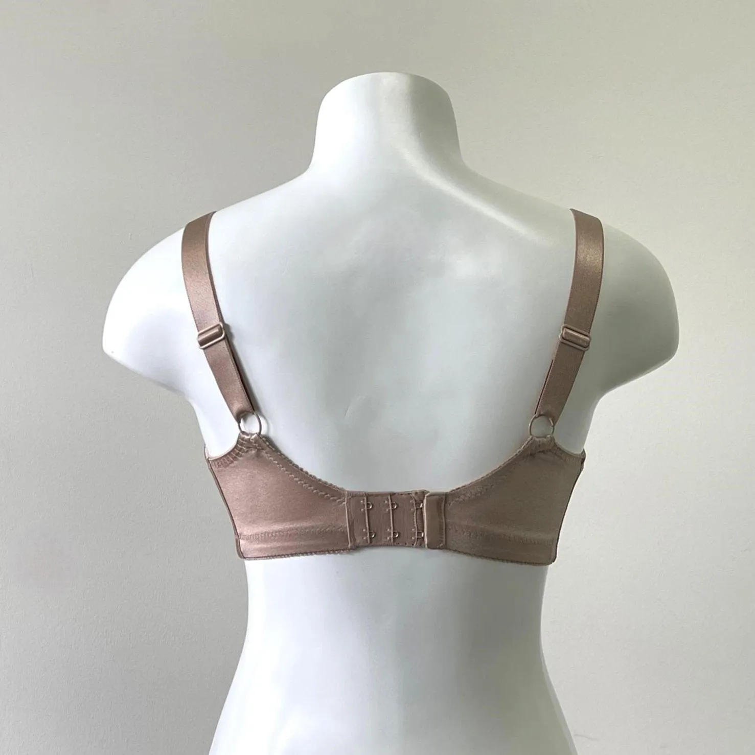 123 Front Close Rose Contour Bra
